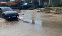 Дорожники порвали новый водовод в Абакане