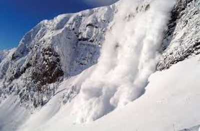 В Хакасии туристов просят воздержаться от походов в горы из-за лавин