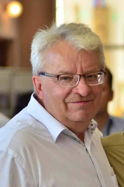 Фёдор Устяхин — наставник одного из лучших легкоатлетов Хакасии Артёма Попова.