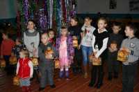 В Хакасии дети из малых сёл получают подарки от шефов