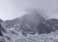 Под градом пылевых лавин: житель Хакасии руководил эвакуацией погибшего туриста в Киргизии