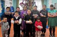 Строители Хакасии поздравили сельских детей с Новым годом