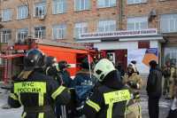 Пожарные Хакасии провели тренировку в черногорском техникуме