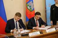 Глава Хакасии подписал соглашение о сотрудничестве с Орловской областью