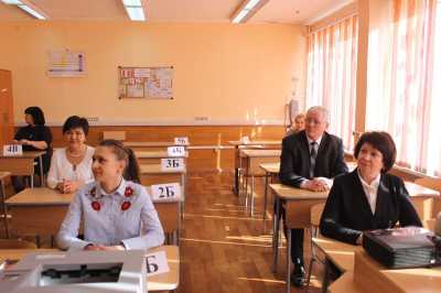 В Хакасии родители и руководители сдавали ЕГЭ по русскому языку