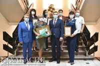 Работники абаканского аэропорта получили государственные награды