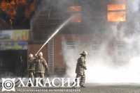 В столице Хакасии неизвестно почему горел торговый павильон