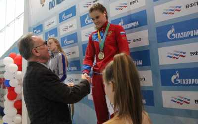 Сибирские пловцы завоёвывают медали в Абакане