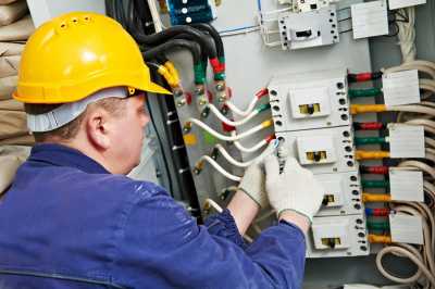 В Хакасии безработные получат профессию электромонтёров