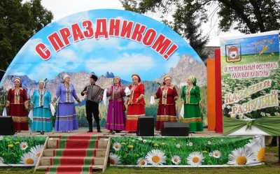 Ансамбль «Медуница» зажигал на фестивале казачьей культуры