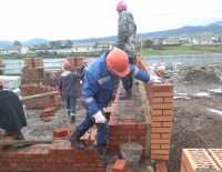 Студенты техникумов Хакасии трудятся на строительстве детского сада