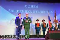 Глава Хакасии вручил госнаграды военнослужащим пятой железнодорожной бригады