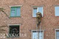 В Абакане стали известны подробности инцидента с ребенком, которого спасли пожарные