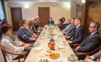 Глава Хакасии провёл встречу с руководителями ведущих СМИ республики