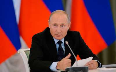 Путин назвал контрактную систему генеральным путем развития российской армии
