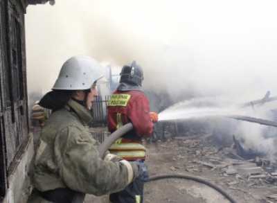 В  Хакасии горели два дома и гараж