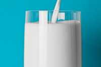 Подозрительное молоко обнаружили в магазине Саяногорска