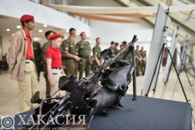 Важно знать историческую правду: в Хакасии открылась выставка о Донбассе