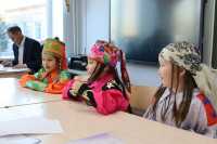 Почётные звания, национальные праздники и конкурсы: правительство республики помогает сохранять хакасский язык