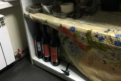 В абаканской фруктовой лавке из-под полы торговали алкоголем