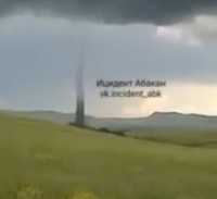 Очевидцы засняли на видео смерч в Хакасии