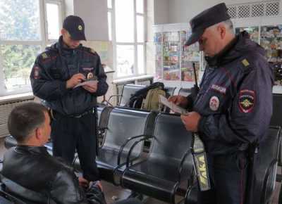Хакасские транспортные полицейские проверили пассажиров на долги