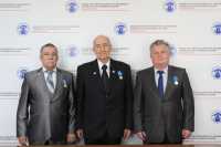 Пилотов-ветеранов из Хакасии наградили медалями