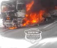 Грузовик сгорел на трассе Абакан-Красноярск