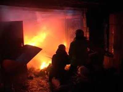 В Хакасии сгорели два гаража
