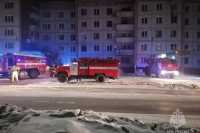 Пожар в общежитии Черногорска: спасение жильцов и вероятный поджог