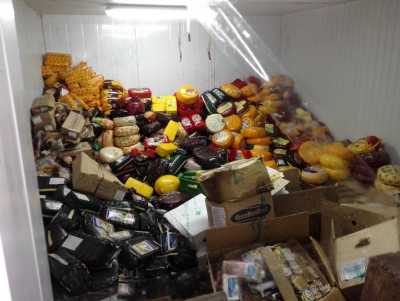 В Хакасии изъято из продажи почти четыре тонны сомнительных продуктов