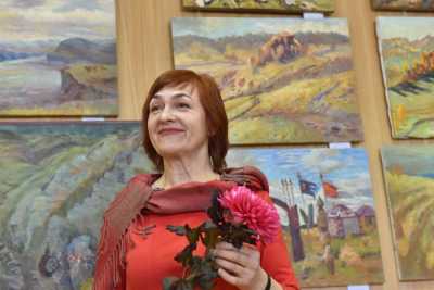 В редакции газеты &quot;Хакасия&quot; открылась выставка пейзажей Надежды Кобыльцовой