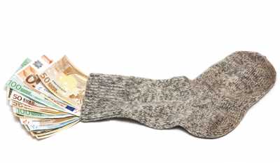 Житель Хакасии не смог уберечь миллион с помощью шерстяного носка