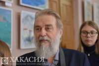 В Абакане работает выставка «Воссоединение с Крымом»