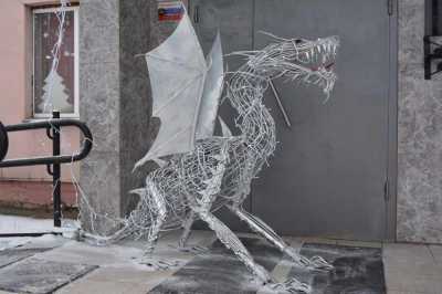 Студенты-сварщики из города Хакасии соорудили дракона