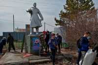 Памятники героев войны почистили и обновили в Хакасии
