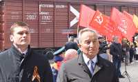 Валентин Коновалов и Владимир Штыгашев поблагодарили участников акции «Поезд помощи Донбассу». 