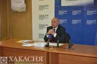 В конференц-зале «Хакасии» прокомментировали события, касающиеся деятельности республиканского правительства