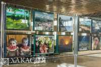 В Абаканском аэропорту открылась необычная фотовыставка