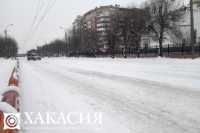 Снег осложняет дорожную обстановку в Хакасии