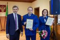 Валентин Коновалов поздравил работников прокуратуры