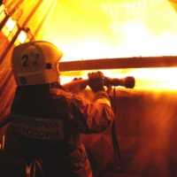 В Хакасии сельчане и пожарные больше шести часов боролись с огнём