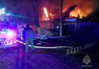 Пилорама, гараж и трава: пожарным Хакасии пришлось «попотеть»