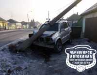 Внедорожник сбил столб в Черногорске