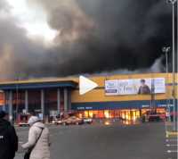 В Санкт-Петербурге загорелся популярный гипермаркет