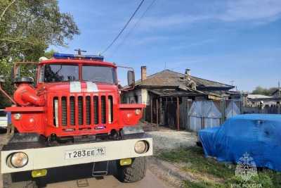 Жилой дом загорелся в посёлке Хакасии
