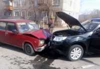 ВАЗ и Subaru Forester лоб в лоб столкнулись в Хакасии