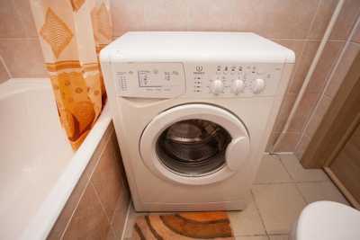 Отсидевший черногорец украл из чужой квартиры стиральную машинку на глазах у хозяина