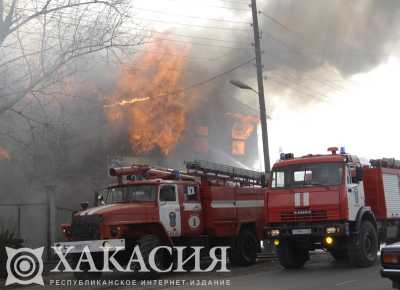 Холодильники и торговое оборудование сгорели в Хакасии