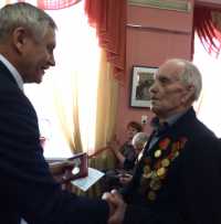 Юбилейные медали вручили черногорским ветеранам и труженикам тыла